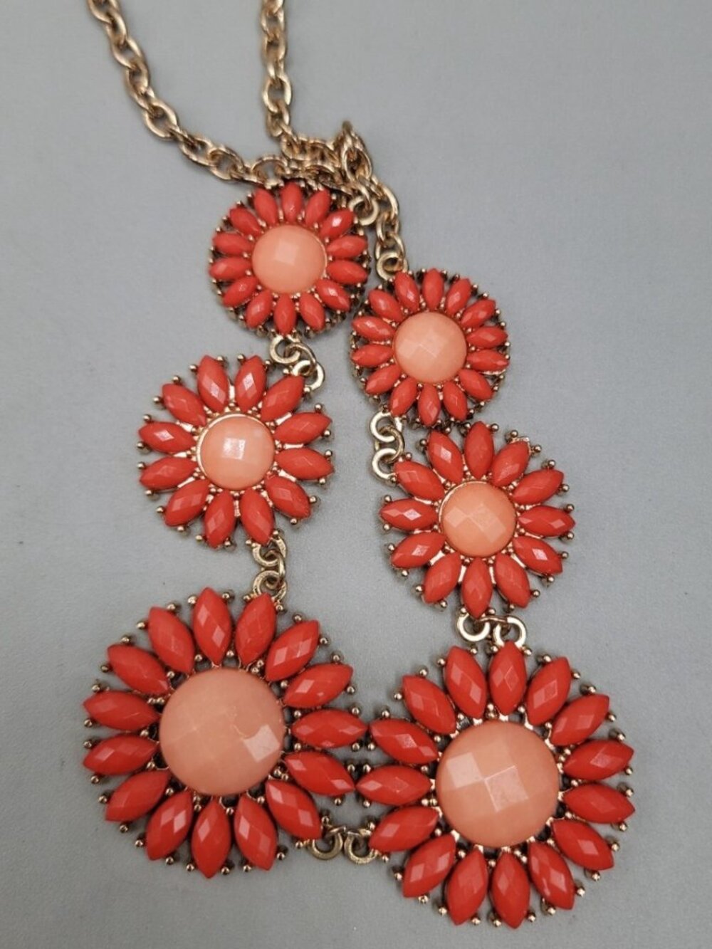 J. Crew Coral Orange Daisy Flower Bib Statement Necklace Gold Tone Lucite Resin - Picture 8 of 8